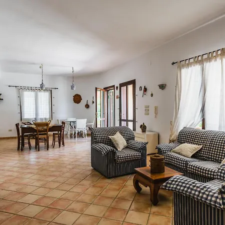Arenella Con Piscina Villa